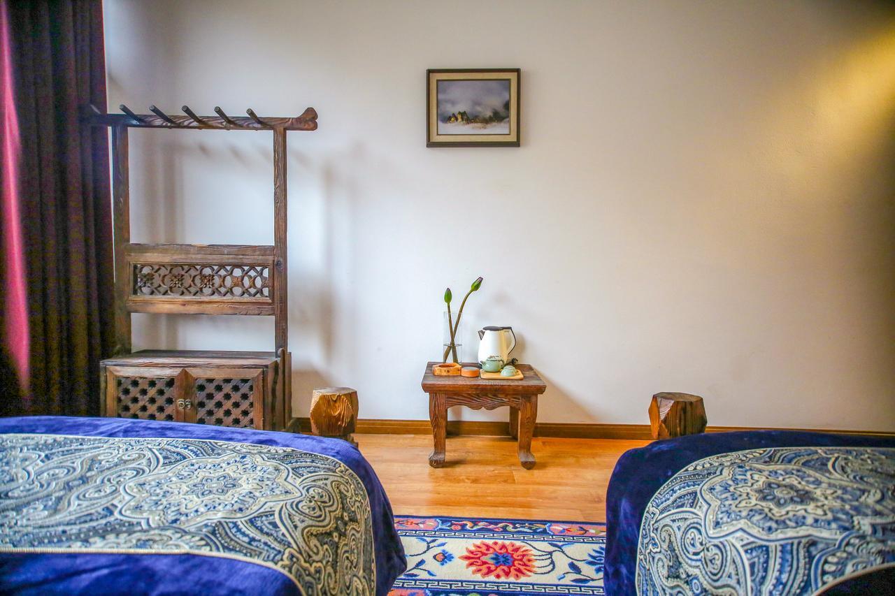 Energy Space Healing Inn Shangri-La Extérieur photo